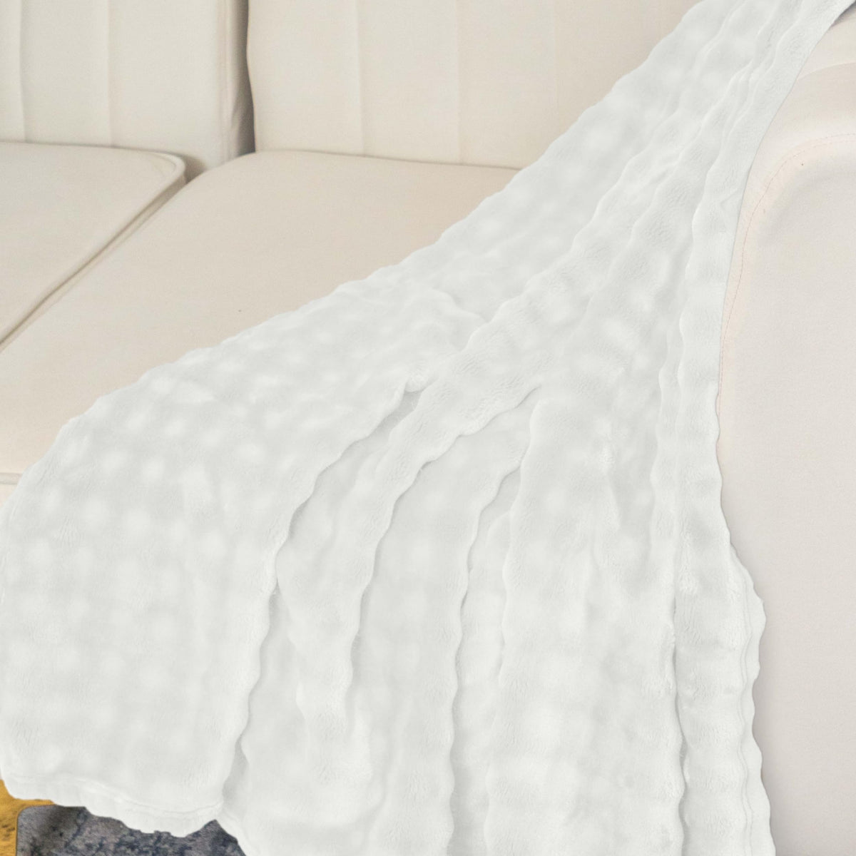 NMTHF-010H - Nicole Miller Ultra Soft Bubble Plush Throw (60x70) - Ivory
