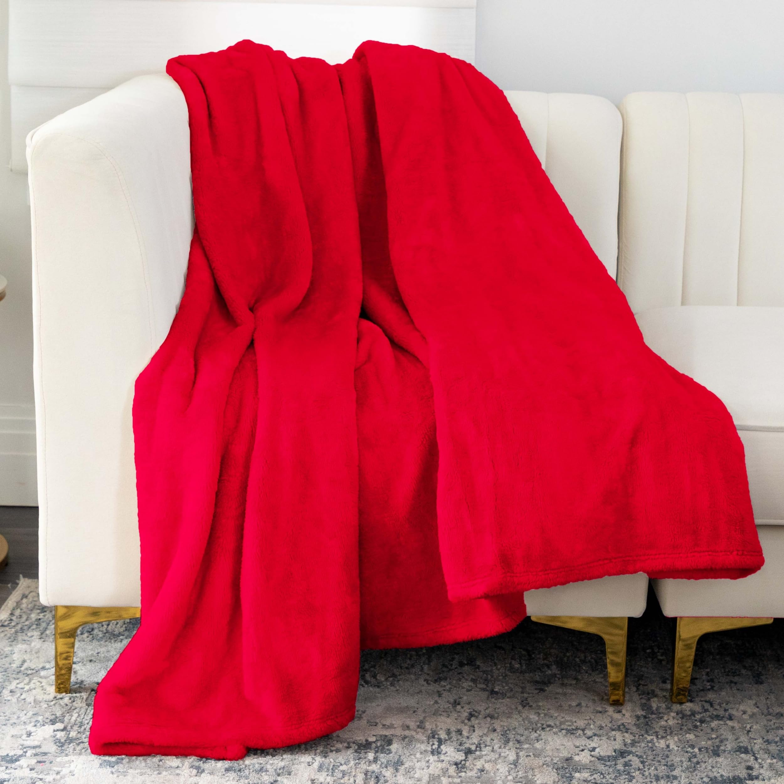 NMTH-029H - Nicole Miller Oversized Plush Fleece Throw - Tomato Red