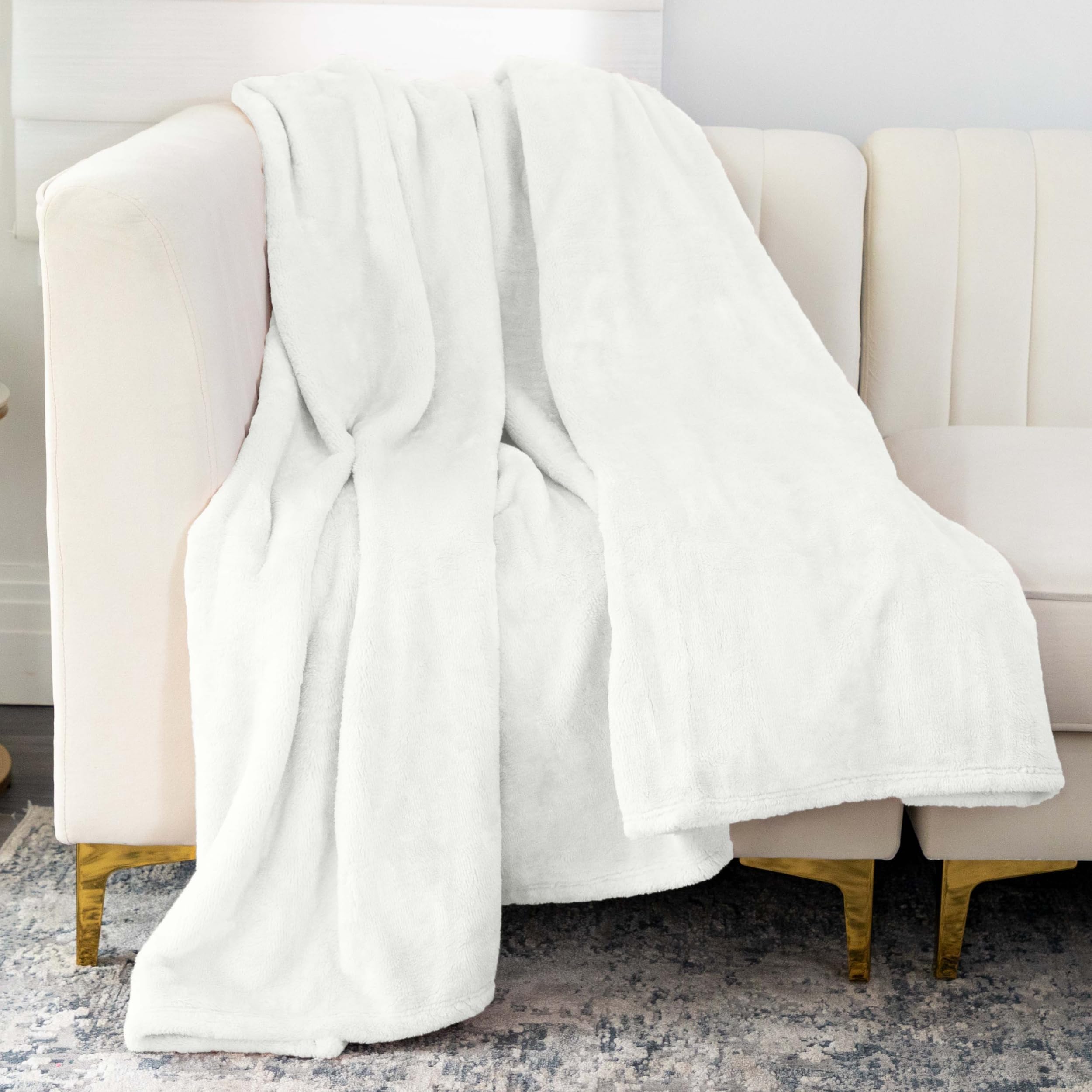 NMTH-011H - Nicole Miller Oversized Plush Fleece Throw - Off White