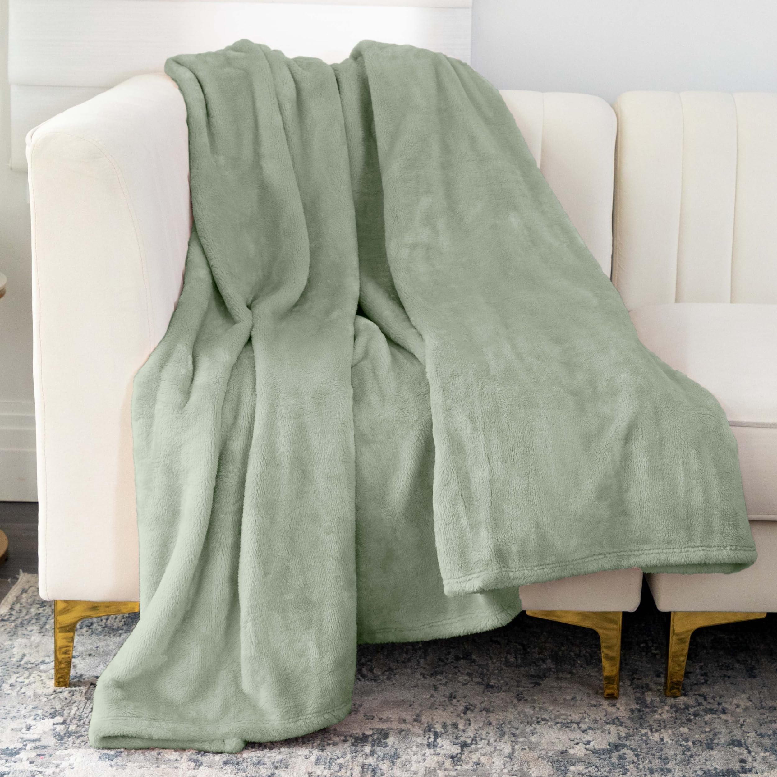 NMTH-007H - Nicole Miller Oversized Plush Fleece Throw - Green Sage
