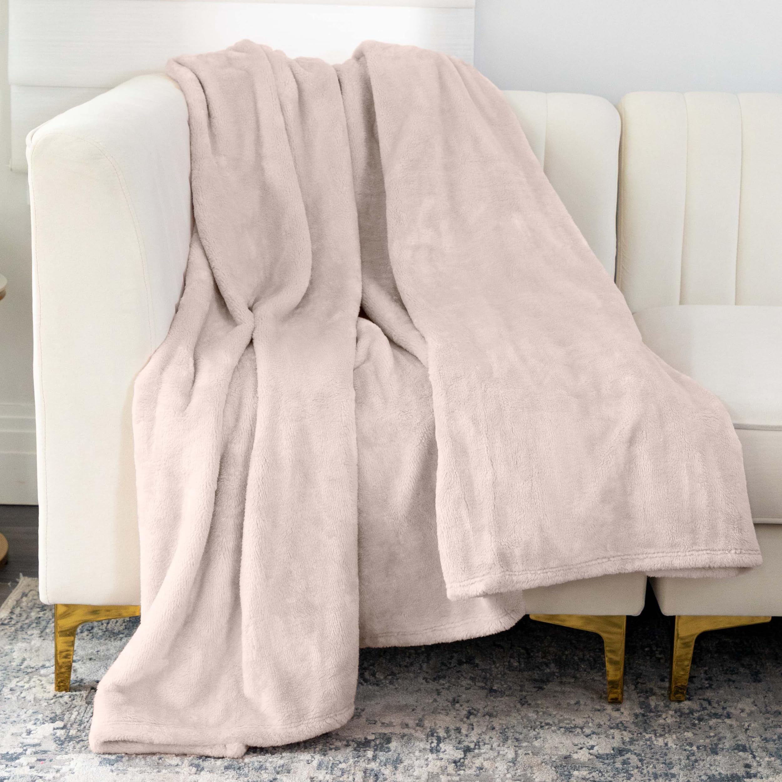 NMTH-015H - Nicole Miller Oversized Plush Fleece Throw - Pumice Tan