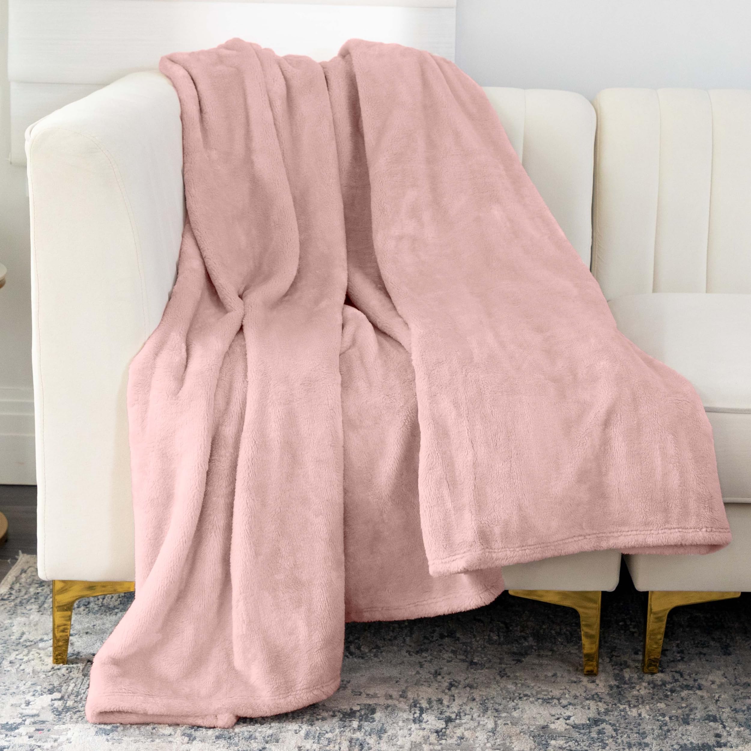 NMTH-006H - Nicole Miller Oversized Plush Fleece Throw - Rose Pink